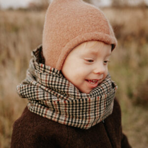 Naturaalse lambavillaga müts