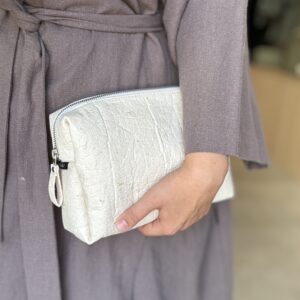 Ananassinahast kosmeetikakott