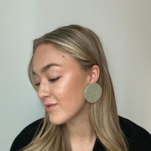 Ananassinahast kõrvarõngad