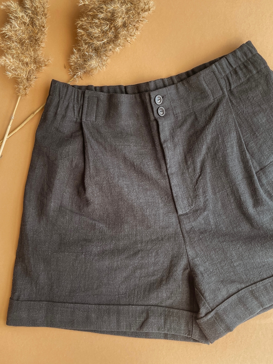 mustad-linased-luhikesed-puksid-naistele-2